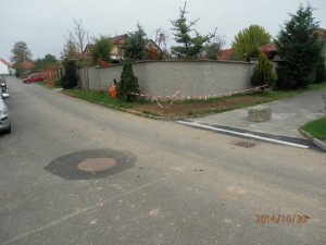 Naše školní křižovatka.Tak tudy chodíme každý den.