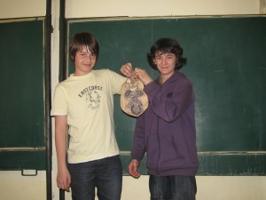 Znak kovářství vyrobili Dušan Němec a Michal Váňa