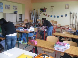 Ve dvojicích pracují na vlastní básničce